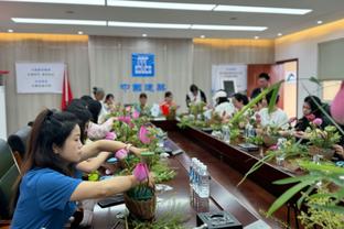 客场击败莱比锡，范德贝克社媒：很高兴完成法兰克福首秀并取胜